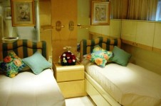 LADYSHIP -  Twin Cabin